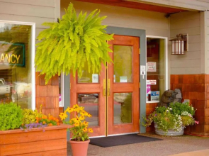 Clatskanie River Inn