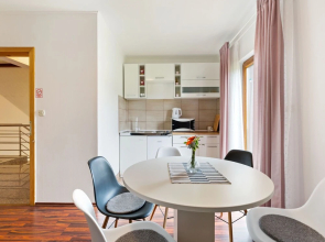 Cosy Apartment in Oto?ac With Balcony