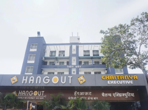 Townhouse OAK Hotel Chaitanya Executive