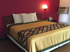 Tarragon Motel
