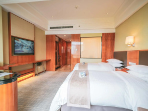 Отель Ramada Plaza by Wyndham Shanghai Pudong Airport