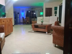 4 Bedroom House & Private Pool Pattaya