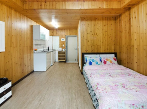 Baenae-gol Picture and Garden Pension