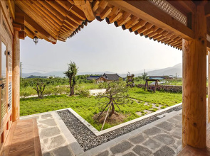 Suncheon Myeongga Hanok Pension