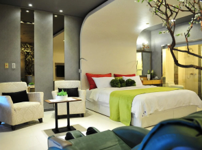 85 Night View Inn