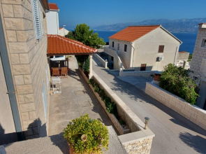 Apartment Puli - 200m from sea: Nela2  Postira, Island Brac