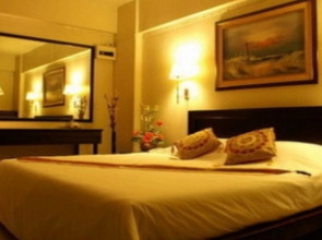 Nawarat Resort & Serviced Apartment
