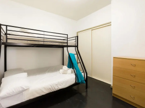 MEGAN, 2BDR Melbourne Apartment