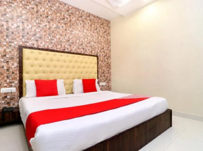 Azaad Lifestyle Hotel by OYO Rooms