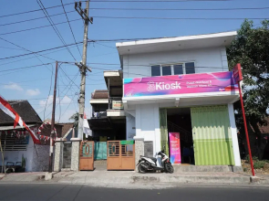 OYO Life 93038 Kost Putra Malilah