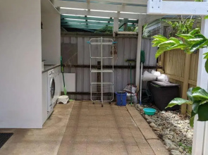 Tropical getaway with private pool 100m from beach