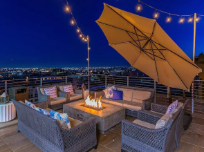 Stylish XL 2br/2ba At HWH by Oneluxstay