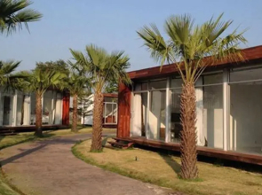Hop N Hip Hotel