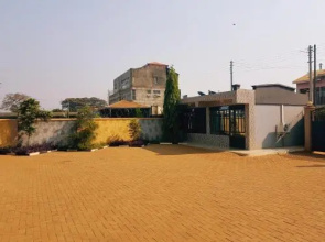 The Duke of Breeze Hotel