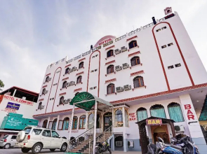 Collection O 81898 Hotel Grand Inn