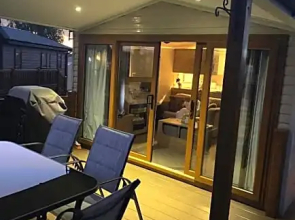 The Luxury break Sleeps 6 at 44 Kingfisher Court South facing