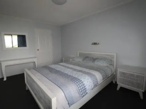 Beachfront 1, 25 Willow Street