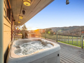 The Eagles Nest, Couples Escape - Hot Tub & Views