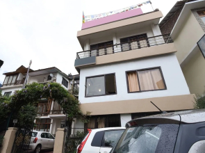 OYO 13410 Hotel Sunflower