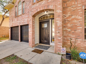 3 Mi to Randolph Afb: San Antonio Area Home