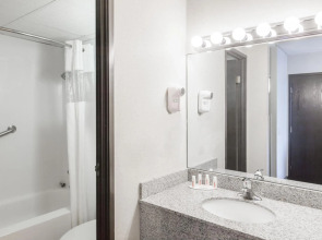 Ramada Plaza by Wyndham Albany