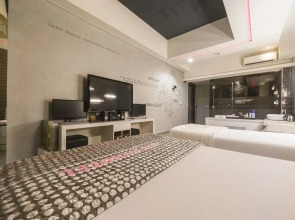 Show Motel