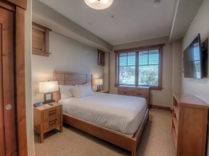 Luxury at One Ski Hill Place - Ski-in/ski-out