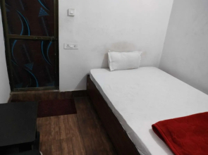 OYO 90712 Hotel Rajkiran Palace Deoria