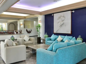 Costa Bonita Apartments