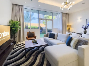 1B-Tiara Aquamarine-G05 by bnbme homes