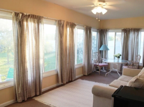 Cozy Cottage #212085 2 Bedrooms 2 Bathrooms Cottage
