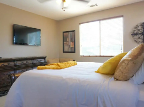 PS017 5 Bedroom Holiday home By Senstay