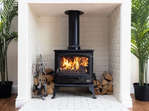 JOIVY Greenknowes Cottage W/ Hot Tub & Fireplace