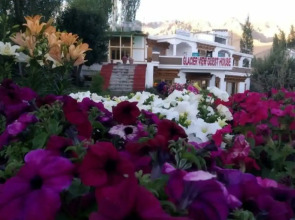 Glacier View Guest House