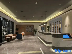 LanOuShangPin Hotel (Baoji Long County Guanshan Avenue)