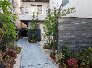 GRAND BASE Mojiko Ekimae