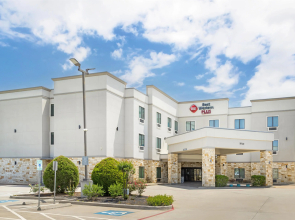 Best Western Plus Waller Hotel