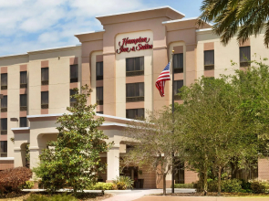 Hampton Inn & Suites Largo