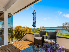 Barne the Bentley - Taupo Holiday Home