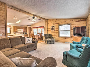 Cozy Crosby Cabin Near Serpent Lake + Main St