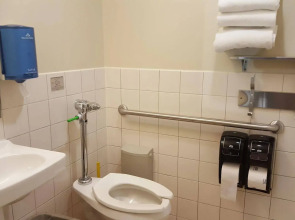 HI Chicago, The J. Ira and Nicki Harris Family Hostel