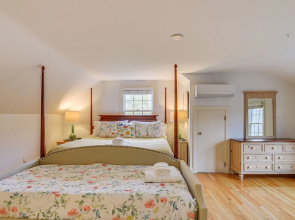 Expansive Group Getaway < 1 Mi to Dtwn Falmouth!