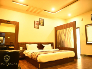Hotel Saroj Sagar - Sagar