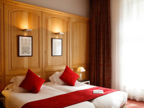 Hotel de Bourgtheroulde, Autograph Collection