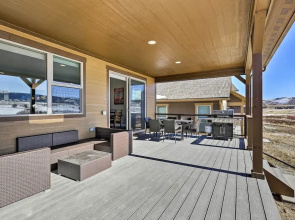 3 Mi to Granby Ranch: Expansive Granby Retreat!