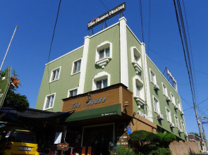 The House Hostel Sokcho