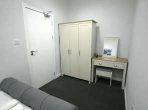 Charming Oxford Apartment in Telford - Flat 2