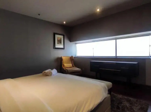 Apartment 3Br With River View In City Center At Sumatra36 Surabaya