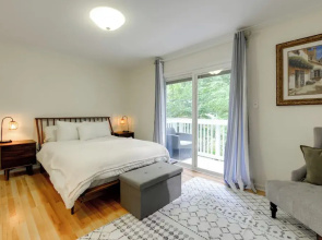 Cozy Cary Abode ~ 10 Mi to Downtown Raleigh!