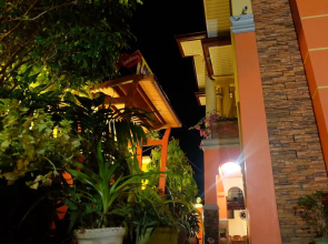 The Orange House - Vigan Villa